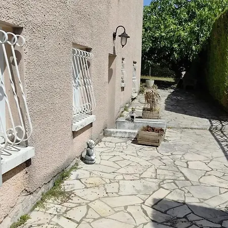 Appartement Confortable A 40 M², Terrasse Breuillet (Charente-Maritime)